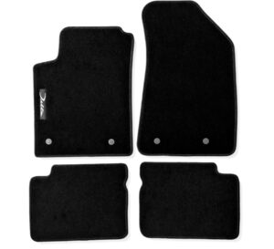 WWW.SAMAD.MK TEPISONSKI PATOSNICI CARPETI Izraboteni po merka na voziloto, Logo vkluceno vo cenata, Visoko kvaliteten Velour Belgiski tepison, Udobni i prijatni pri vozenje, Eleganten izgled, Fiksing sistem, Gumena vodootporna podloga, Ne lizgaat, Lesni za odrzuvanje, Dostava na adresa. Теписонски патосници Карпети, Изработени по мерка на возилото, лого вклучено во цената, високо квалитетен Велур Белгиски теписон, удобни и пријатни при возење, Елегантен изглед, Фиксинг систем, Гумена водоотпорна подлога, Не лизгаат, Лесни за одржување, Достава на адреса! Ланчиа Делта 09.2009-05.2014