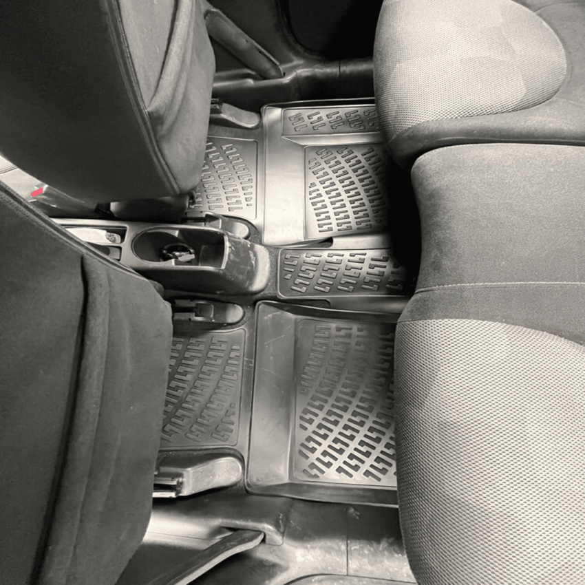 www.samad.mk-3D gumeni patosnici za Honda Jazz 2002-2008 MK1 Patosnici Robust za site vremenski uslovi zadni
