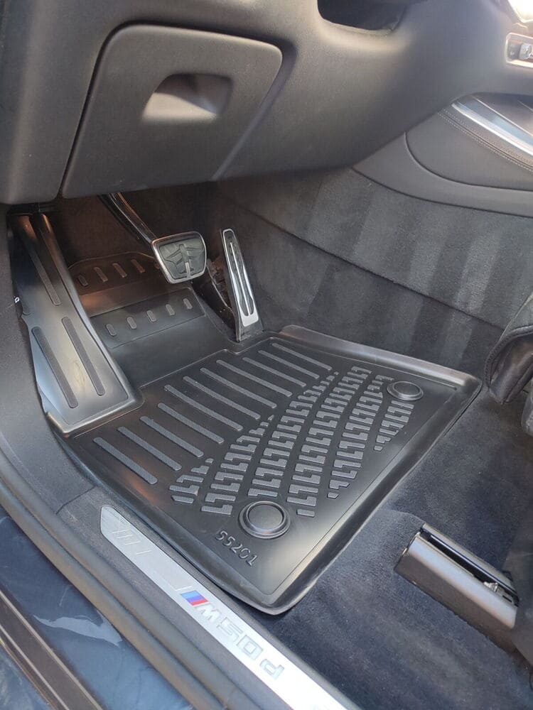 BMW X5 G05 2018-driver