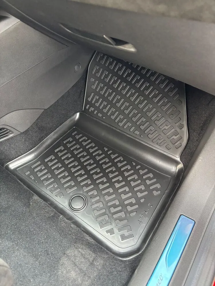 alfa-romeo-junior-elettrica-2024_passenger