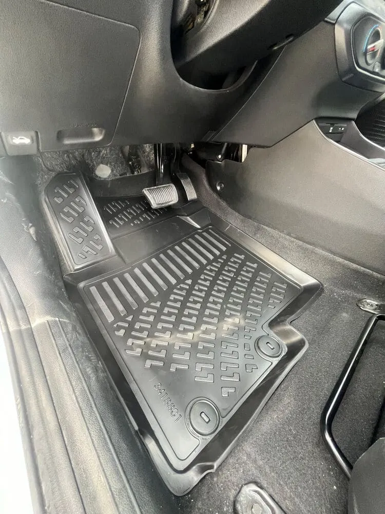 hyundai-i20-2008-2014-www.samad.mk-vozac