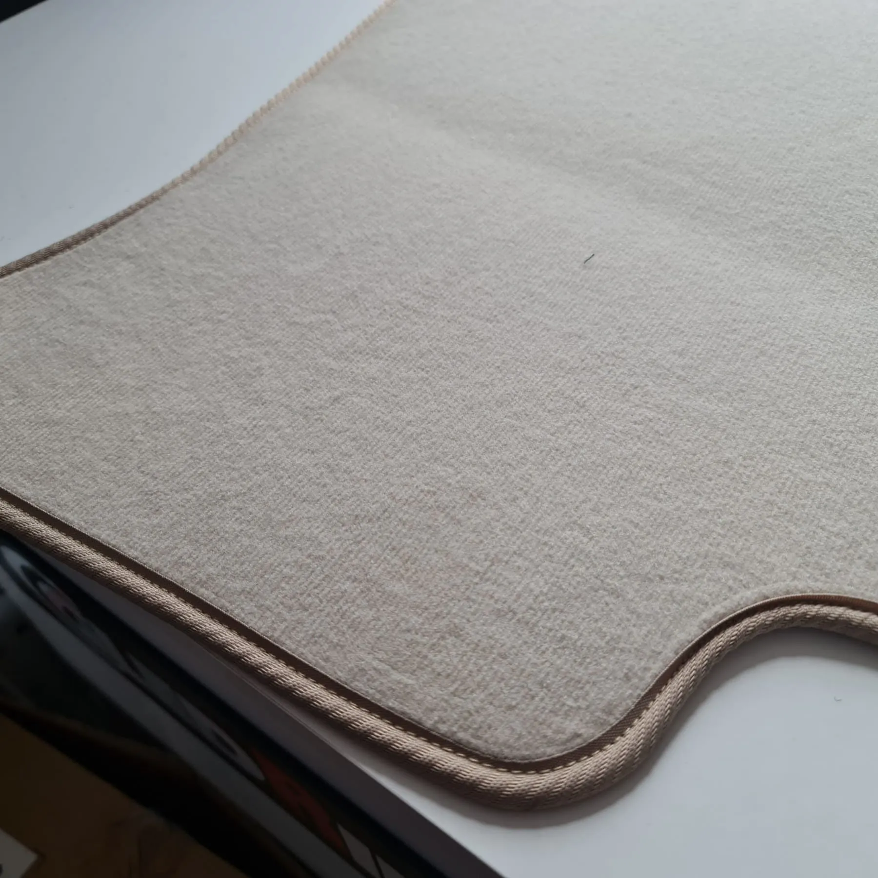 BEIGE_CARPET1