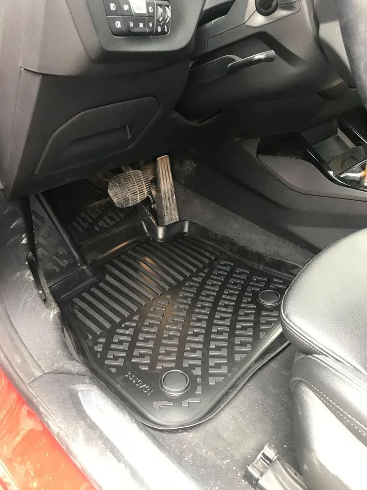 BMW 2 Gran Coupe F44 2020-2024-BMW X2 F39-driver