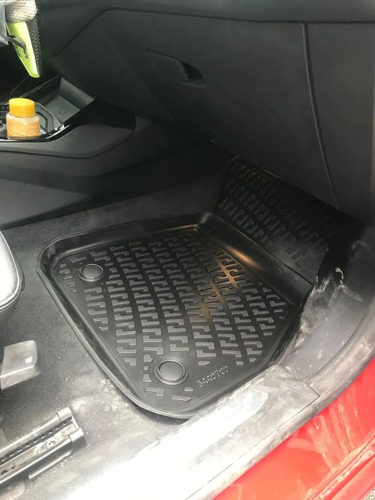 BMW 2 Gran Coupe F44 2020-2024-BMW X2 F39-passenger